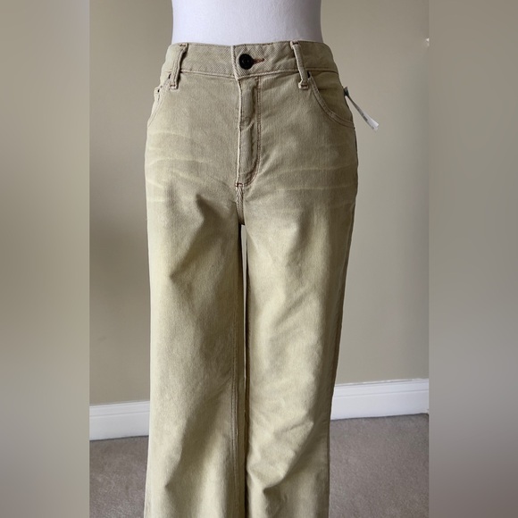 BDG Urban Outfitters NWOT Wide Leg Cord Baggy Jeans. - Picture 2 of 8